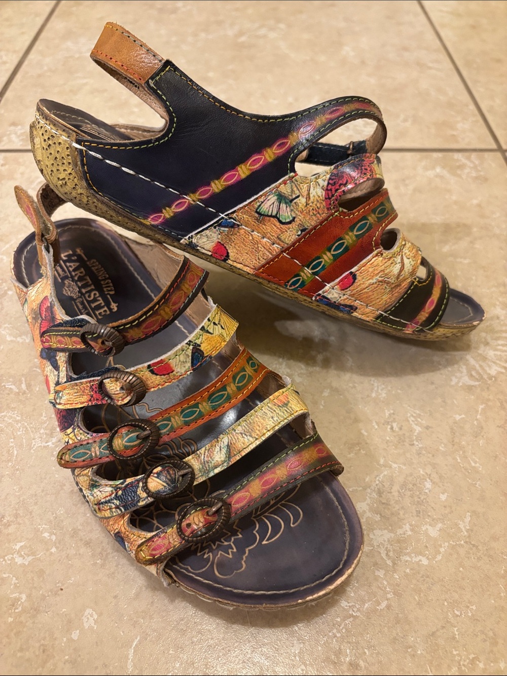 L'ATISTE Multicolor Leather Strappy Sandals - Women's